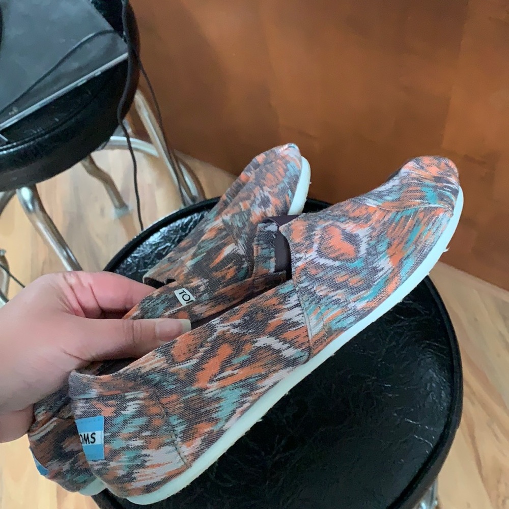 Toms shoes
